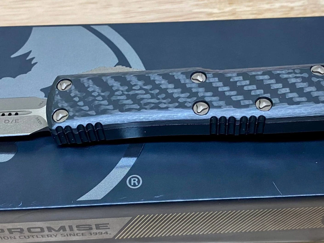 Budget ๐ Microtech UTX-85 D/E SS Carbon Fiber Top Bronze Apocalyptic 232-13APCFS ๐ 3 Microtech UTX-85 D/E SS Carbon Fiber Top Bronze Apocalyptic 232-13APCFS
