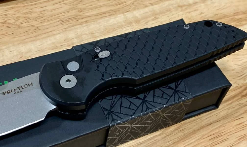 Outlet π PROTECH KNIVES Pro-Tech TR-3 MC1 Magnacut Knife Fish Scale Black π 8 PROTECH KNIVES Pro-Tech TR-3 MC1 Magnacut Knife Fish Scale Black